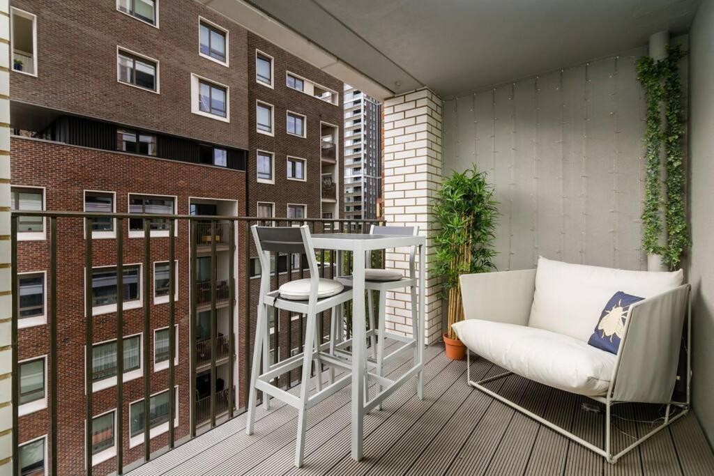 Superb 1 Bedroom Apartment 3Mins From Tube Station London Exterior foto